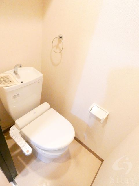阪神本線 尼崎駅 徒歩9分 3階建 築15年のトイレ写真