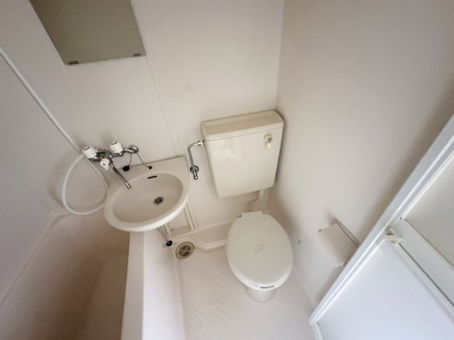 トイレ　浴室内にトイレがあります！