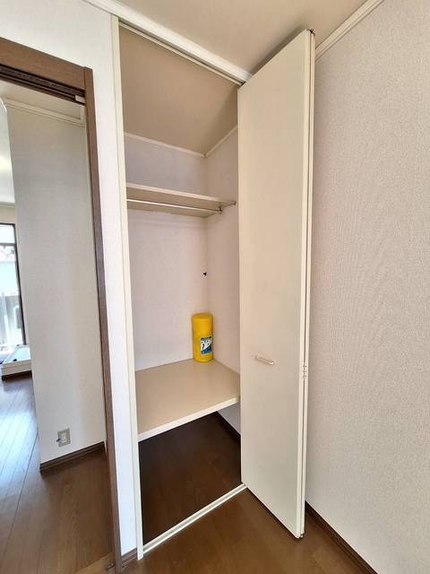 収納　洋室内衣装クローゼット