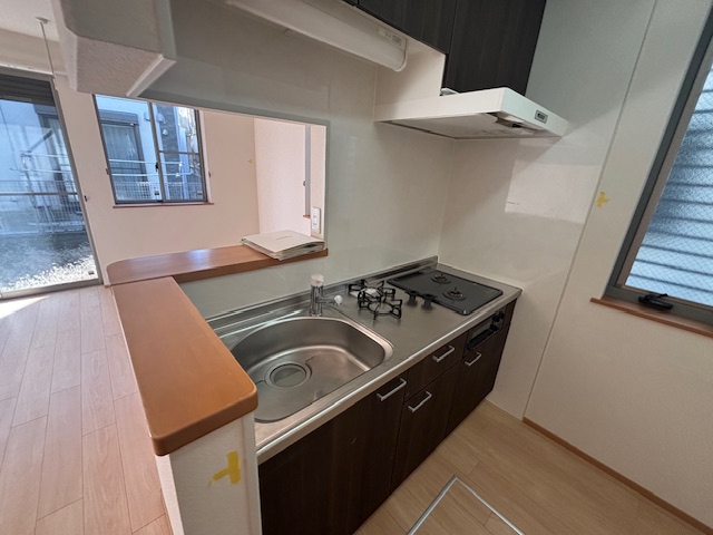 キッチン　※別号室の参考写真となります。