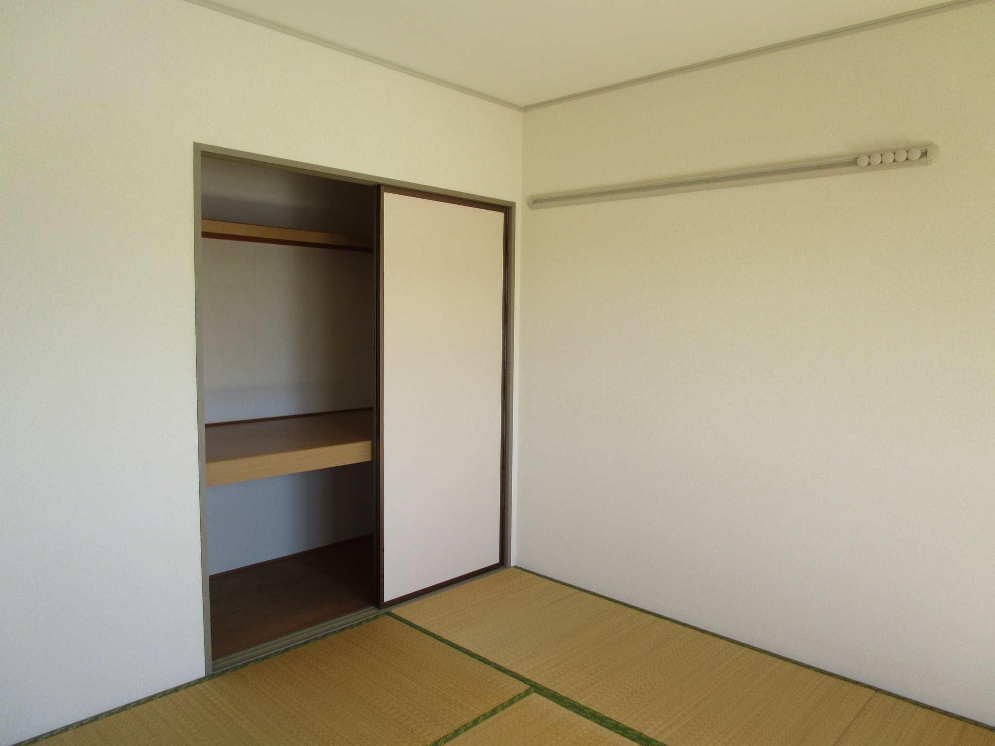 収納　６帖和室にも１間の収納！