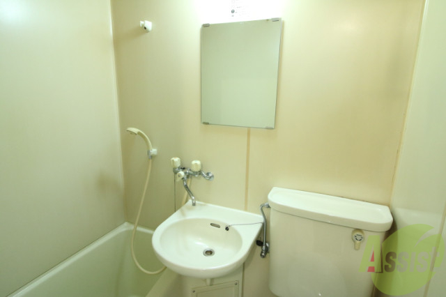 洗面設備　洗面台独立で朝シャンもできます