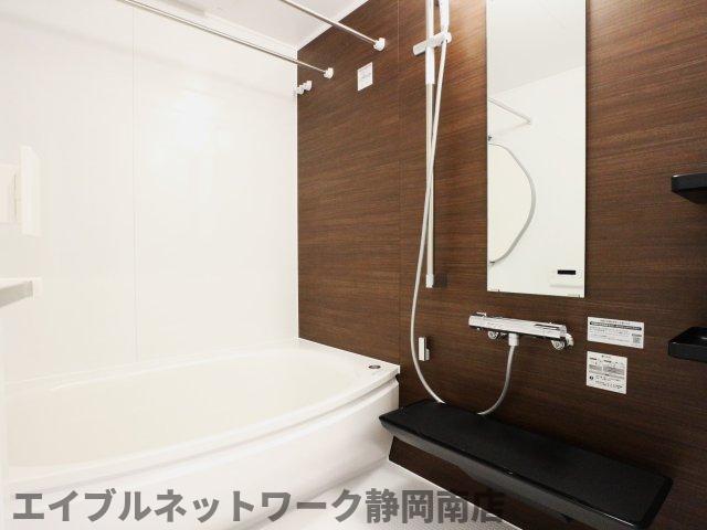 バス・シャワールーム　日々の疲れを癒すお風呂付です