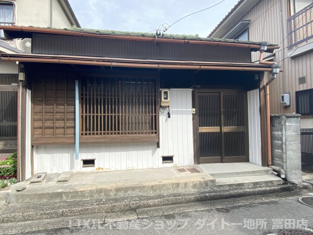 建物外観　落ち着いた雰囲気の平家です