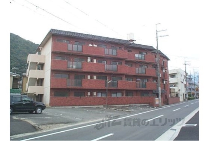 京都市西京区嵐山朝月町のマンションの建物外観