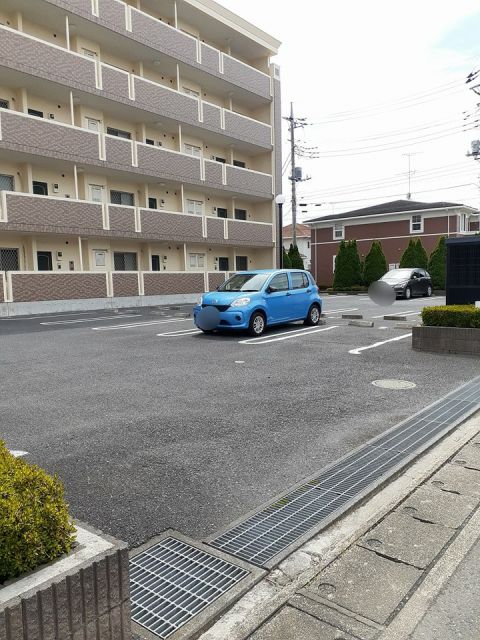 【プロムナード　ベルの駐車場】