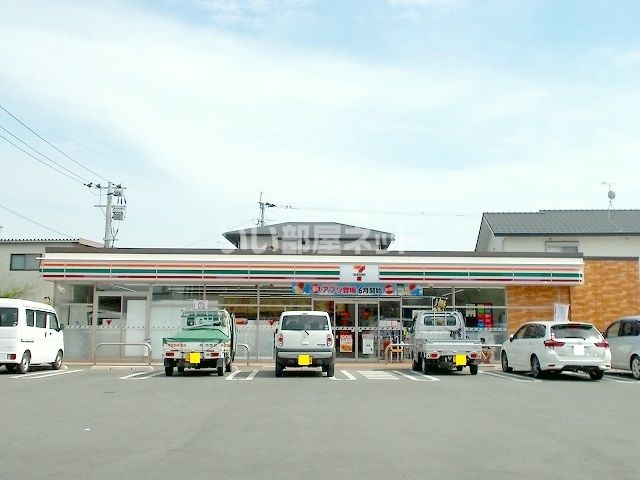コンビニ　セブンイレブン楠団地店（コンビニ）まで797m