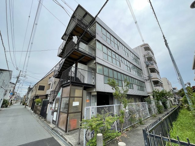 【シティコーポ西今川の建物外観】