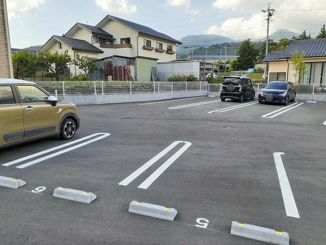 【グレースハイランド小諸の駐車場】