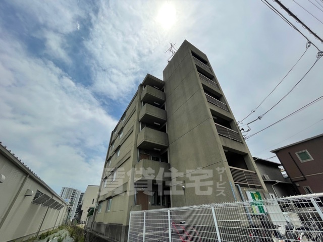 三和第6マンションの建物外観