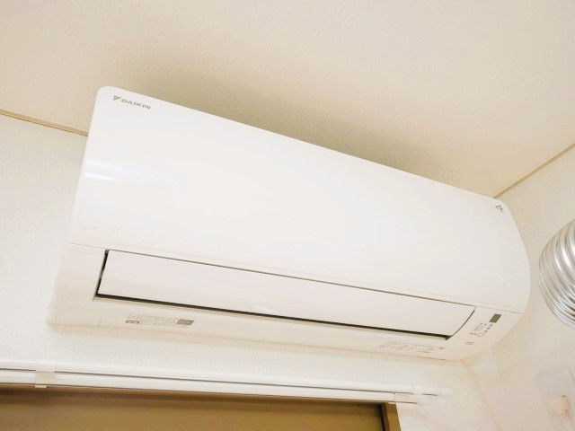 その他　洋室にも収納完備です☆