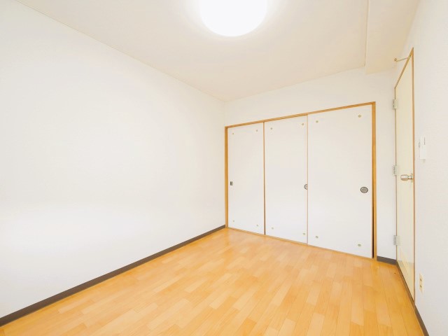 その他設備　こちらは洋室です♪