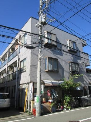 川崎市中原区今井西町のマンションの建物外観