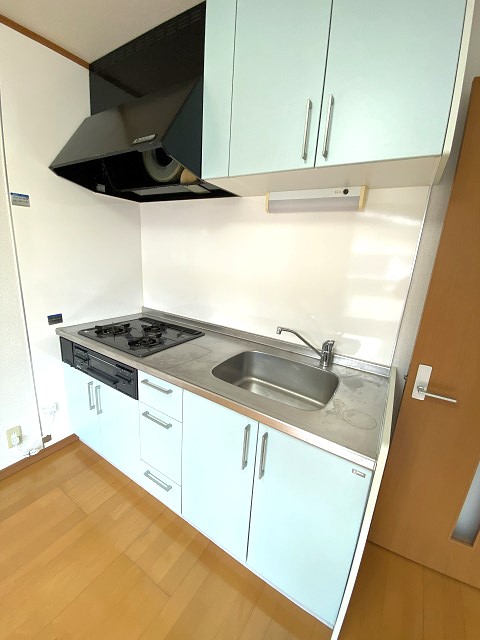 キッチン　3口コンロシステムキッチン