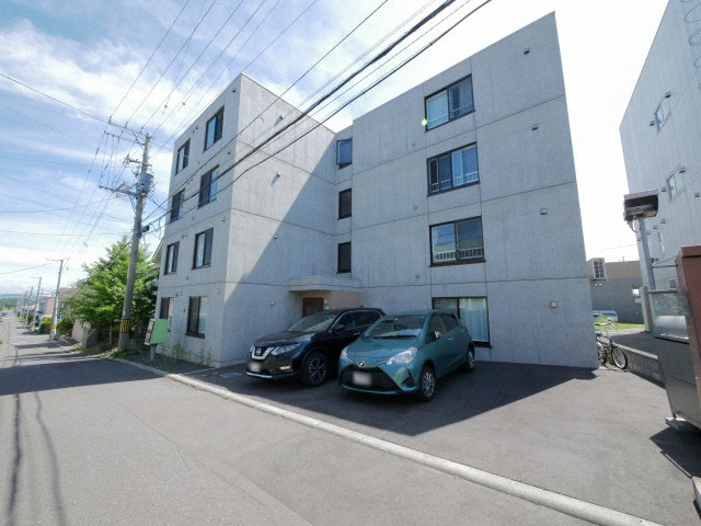 建物外観　築浅のデザイナーズマンションのご紹介です♪