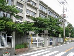 小学校　高石市立加茂小学校（小学校）まで296m