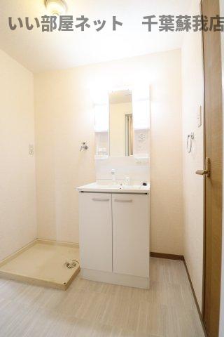 洗面設備　コンパクトで使いやすい洗面所