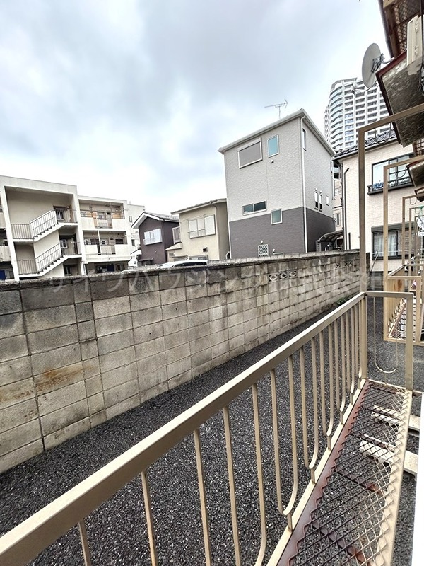 バルコニー　工事中のため、他号室の参考写真になります。