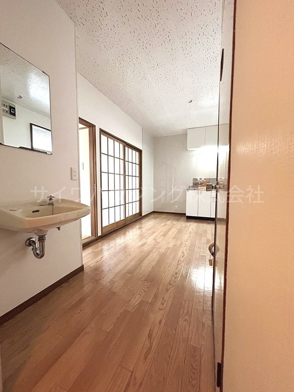 その他　工事中のため、他号室の参考写真になります。