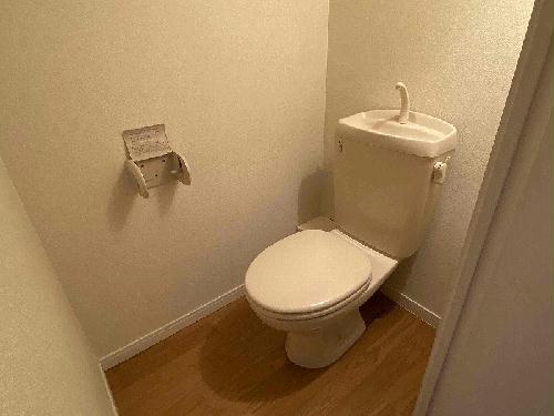 トイレ　※同タイプ部屋の写真となります