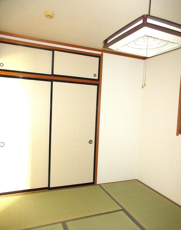 ハーモニーハイツ I棟の居間写真
