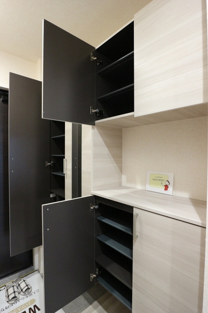 玄関　シューズボックス