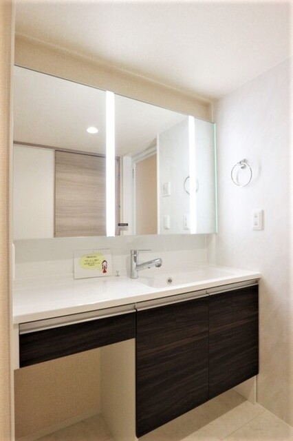 洗面設備　洗髪洗面化粧台