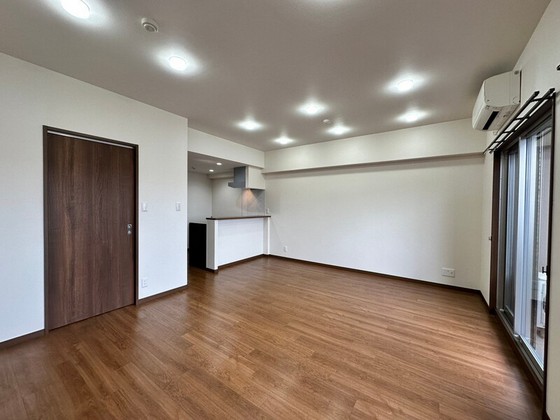 居室・リビング　※他号室の写真です