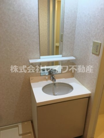 洗面設備　独立洗面化粧台付き