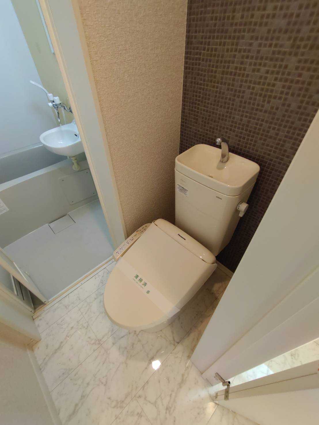 トイレ　同シリーズ参考写真