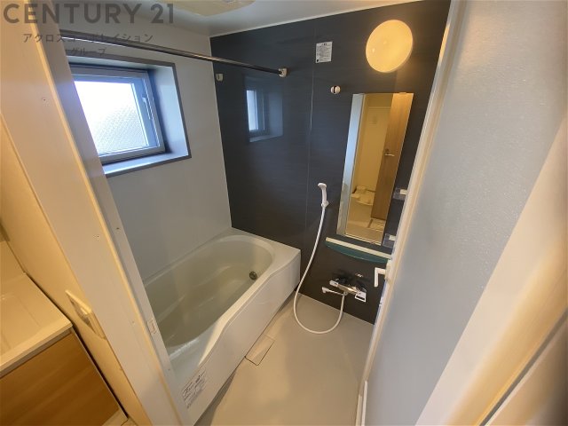 バス・シャワールーム　浴室暖房換気乾燥機付き！