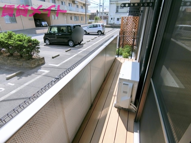 バルコニー　同物件別室画像