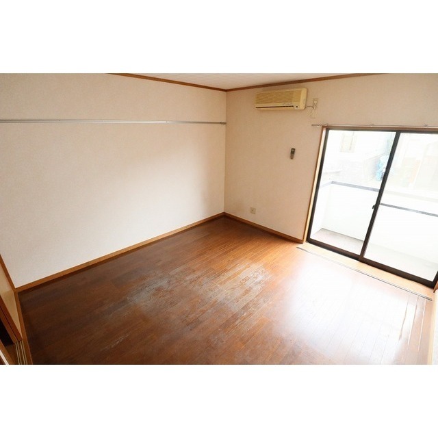 居室・リビング　※現状回復前になります。