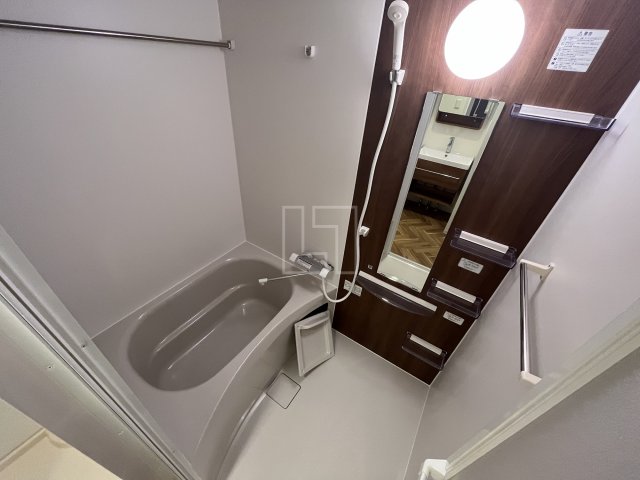 バス・シャワールーム　セレニテ堺筋本町リアン　バスルーム