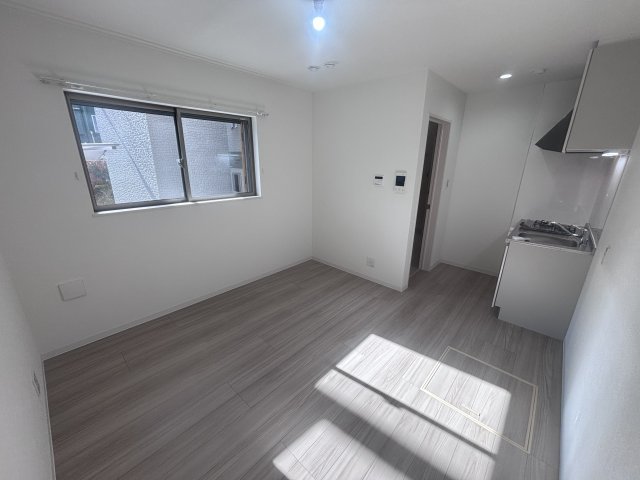 居室・リビング　広々としたリビングで日当たりもいいのでゆったりとお過ごし頂け