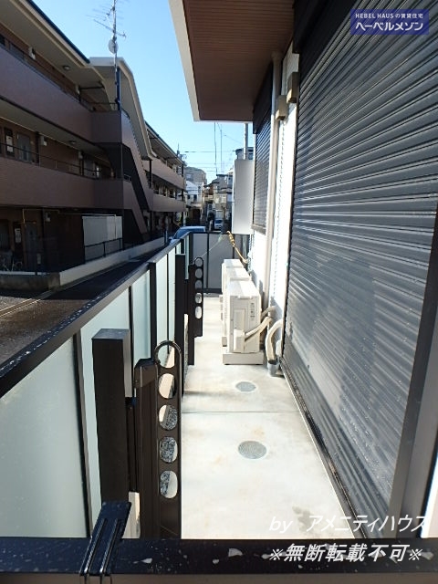 バルコニー　●ワイドスパンのバルコニー。