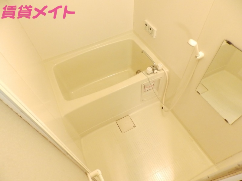 バス・シャワールーム　同建物の別部屋写真です