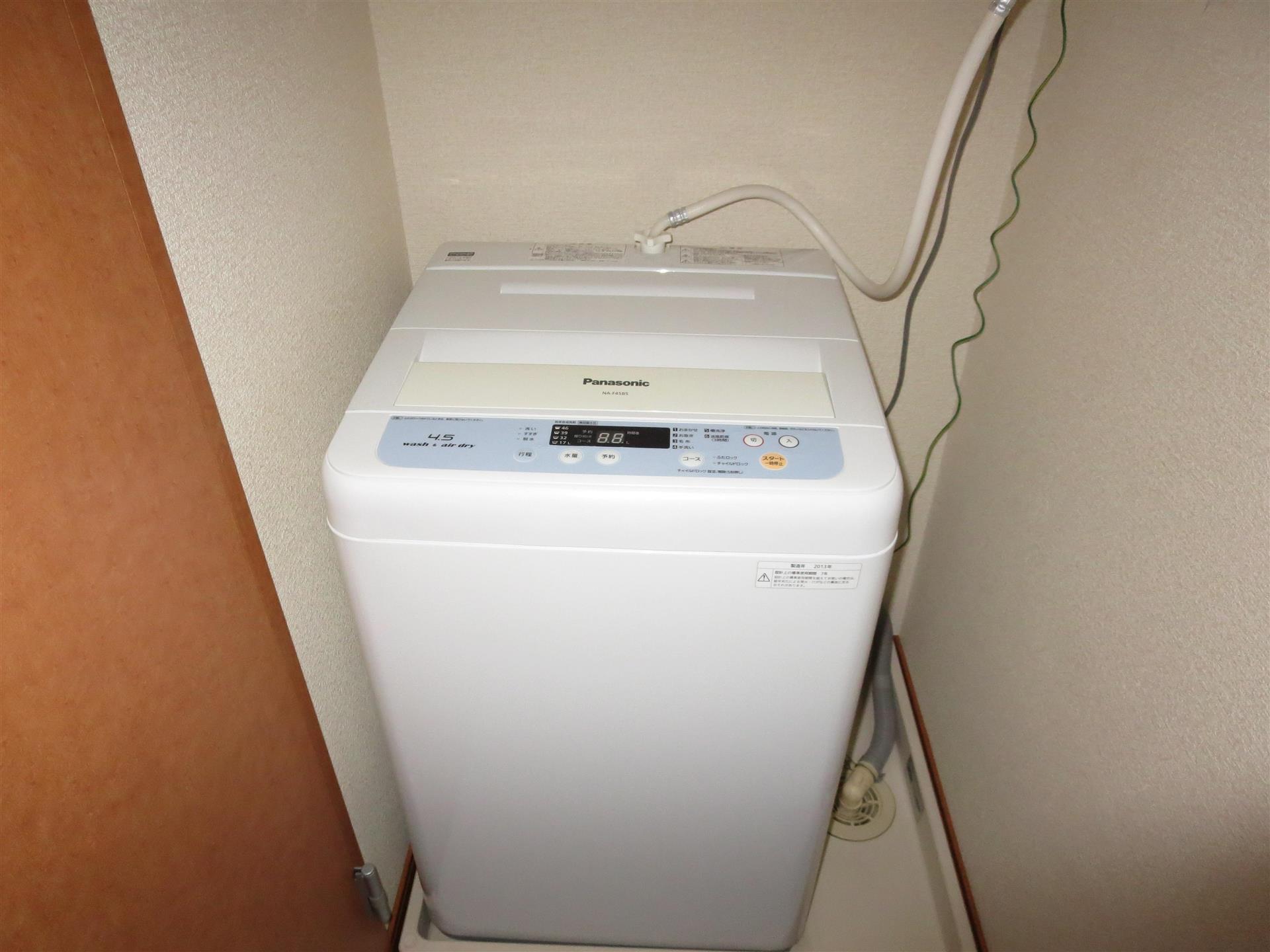 洗面設備　洗濯機付き
