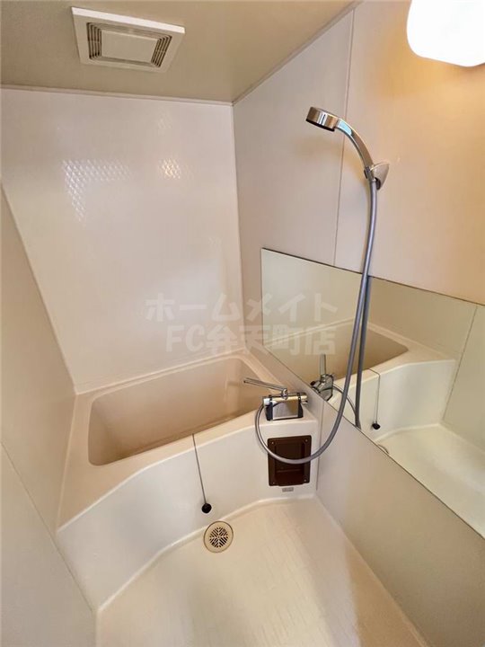 バス・シャワールーム　お風呂です
