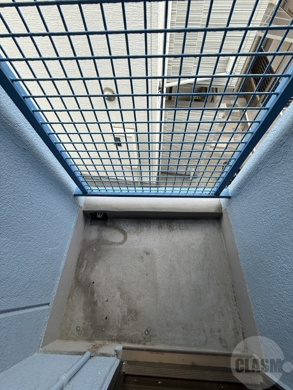 バルコニー　バルコニーは少し小さめです