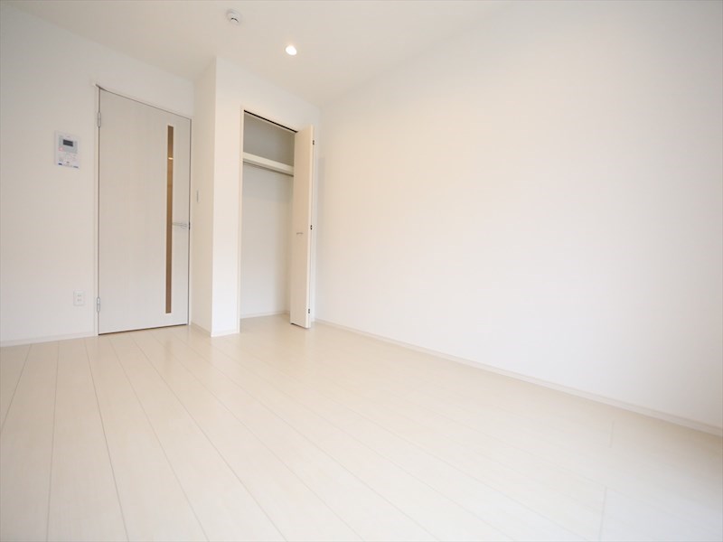 居室・リビング　洋室6.9帖　クローゼット付（収納充実してます）