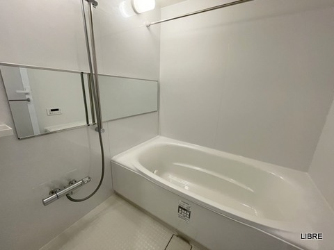 バス・シャワールーム　追い焚き機能付き！