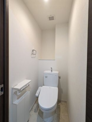 トイレ　※類似物件の写真となります。現状優先。