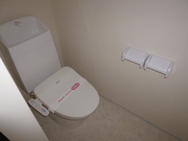 トイレ　温水洗浄便座