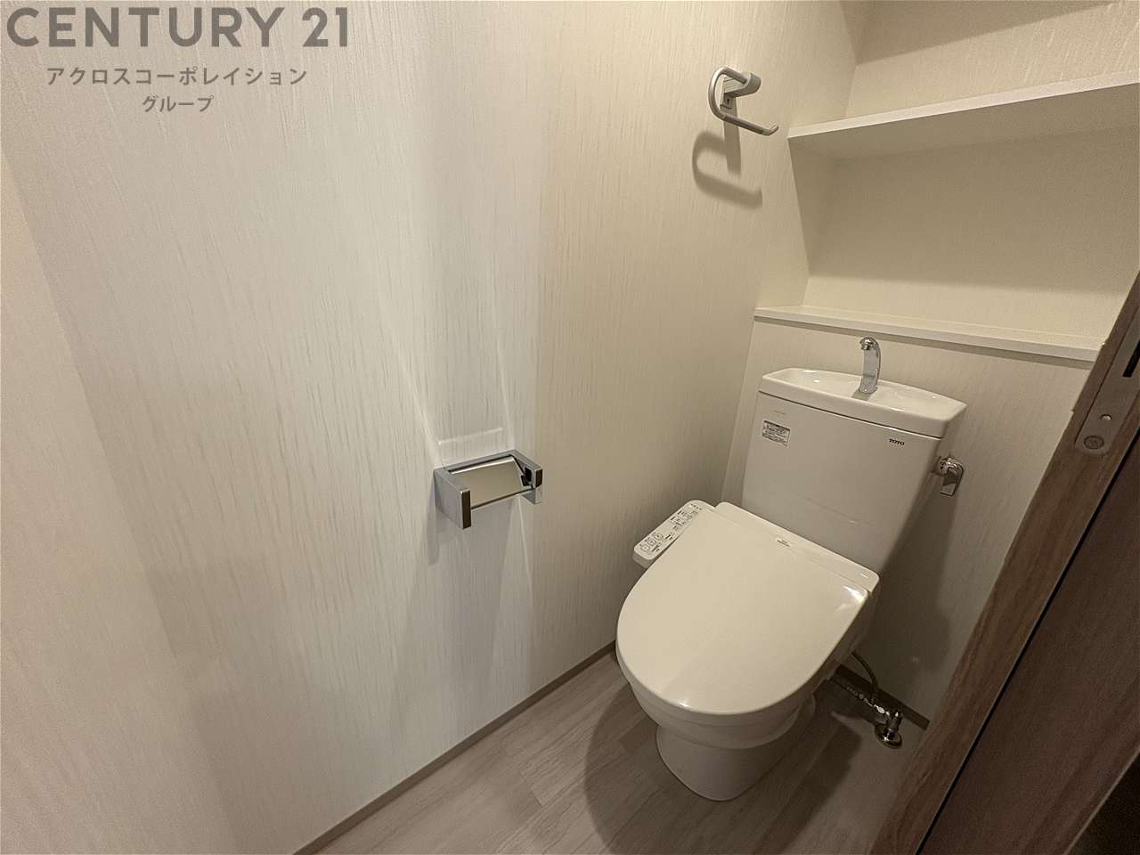 トイレ　温水洗浄便座機能付きのトイレです♪