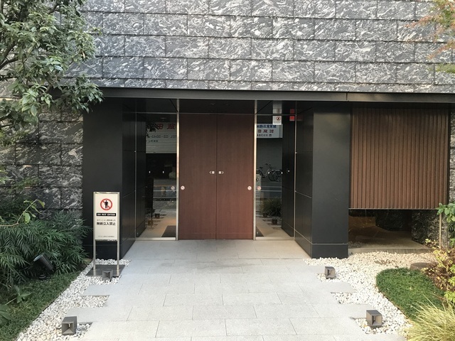 エントランス　エントランス