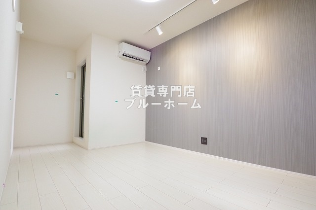 居室・リビング　間接照明がおしゃれな洋室！