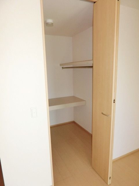 収納　北側の洋室にはウォークインクローゼット付。