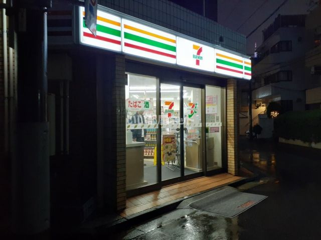 コンビニ　セブンイレブン渋谷千駄ヶ谷3丁目店（コンビニ）まで544m