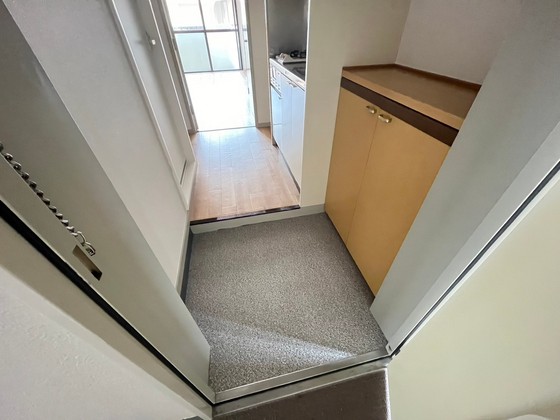 玄関　※別部屋の写真です